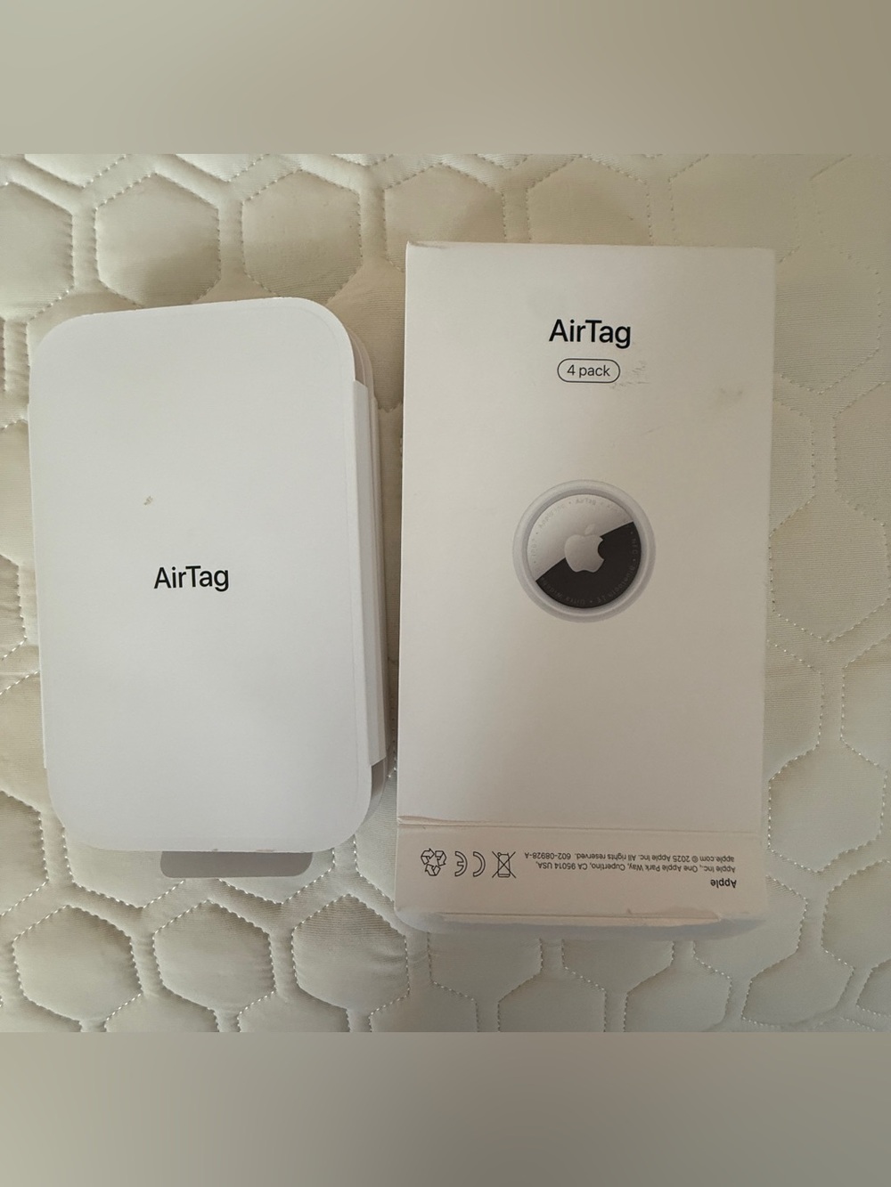 Apple AirTag 4-Pack in White